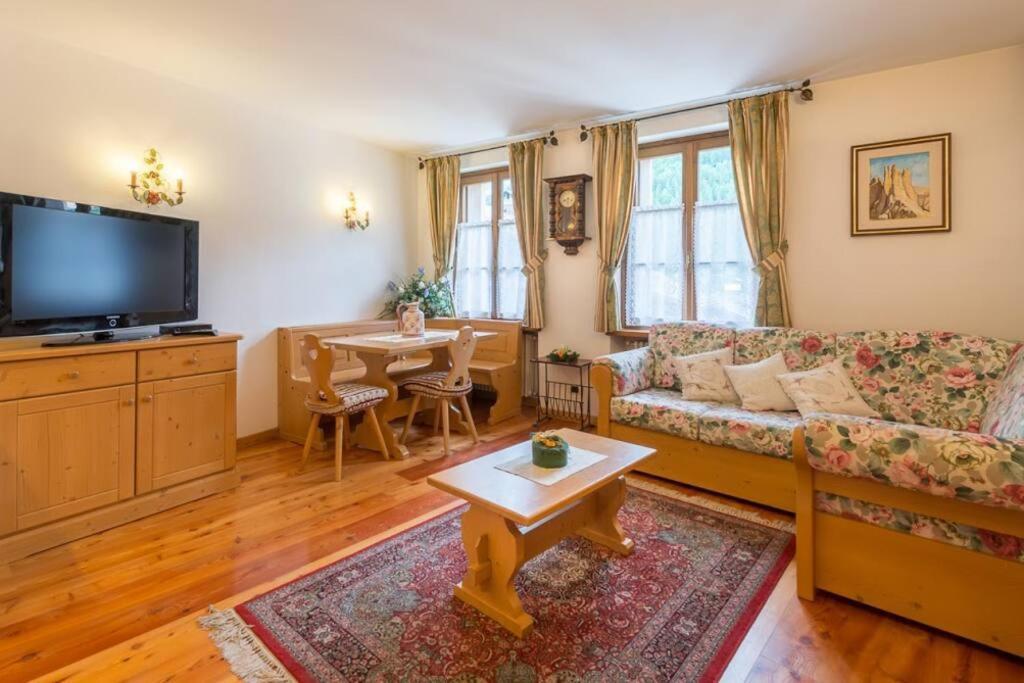 Cozy Apartment Near Cortina San Vito di Cadore Bagian luar foto